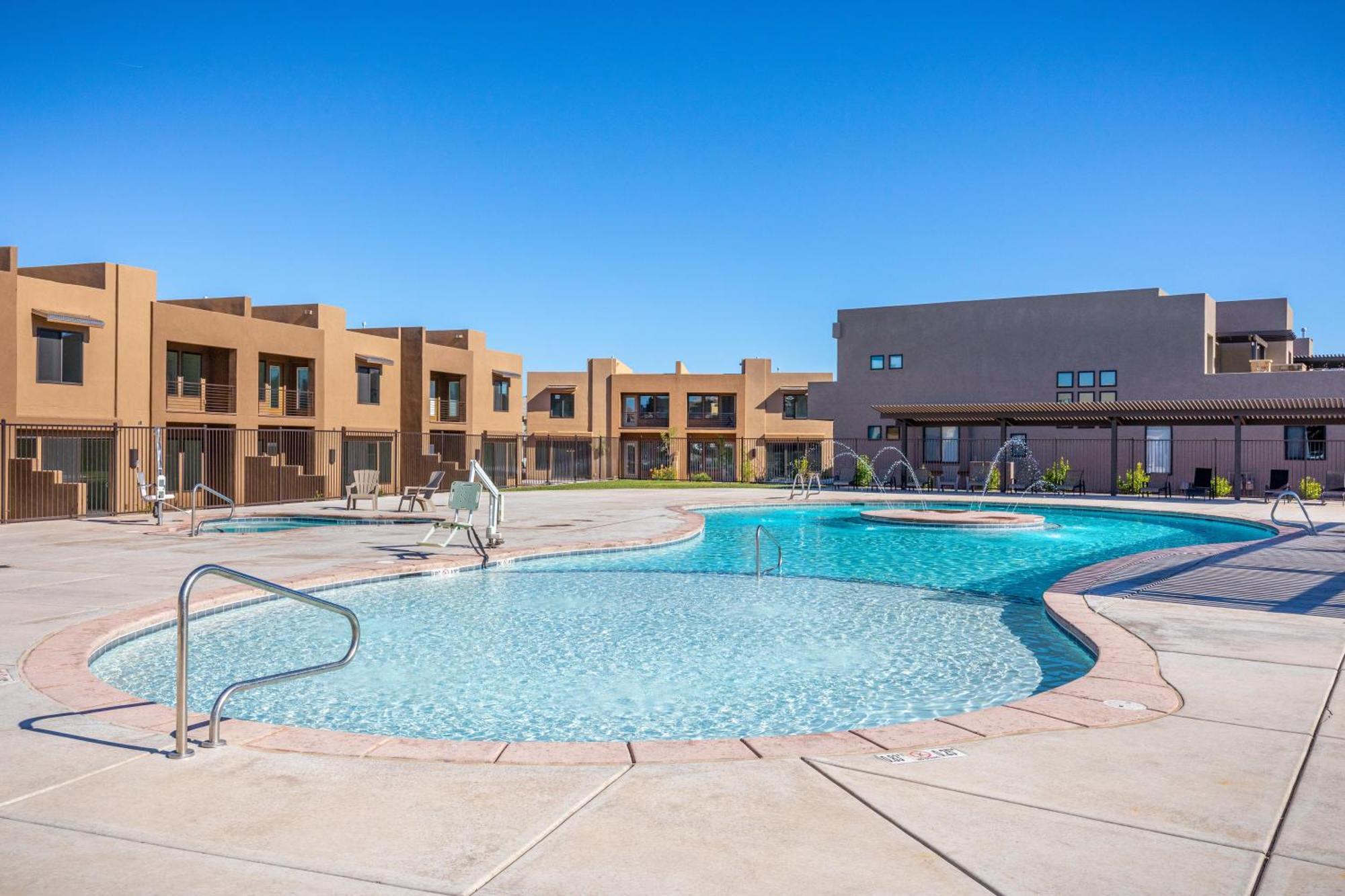The View At The Escapes St. George Exterior foto