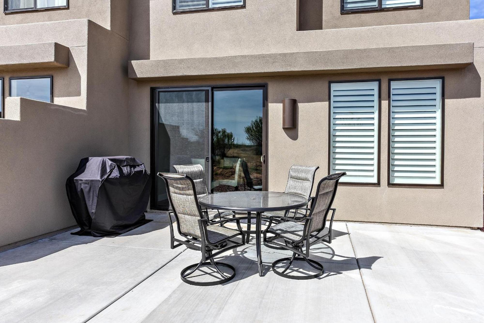 The View At The Escapes St. George Exterior foto