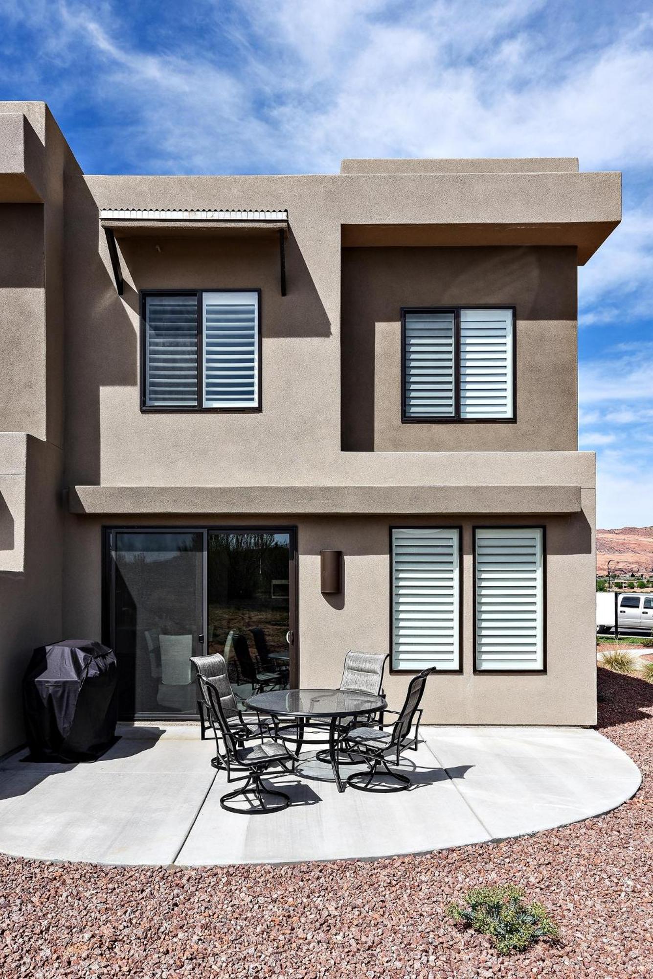 The View At The Escapes St. George Exterior foto