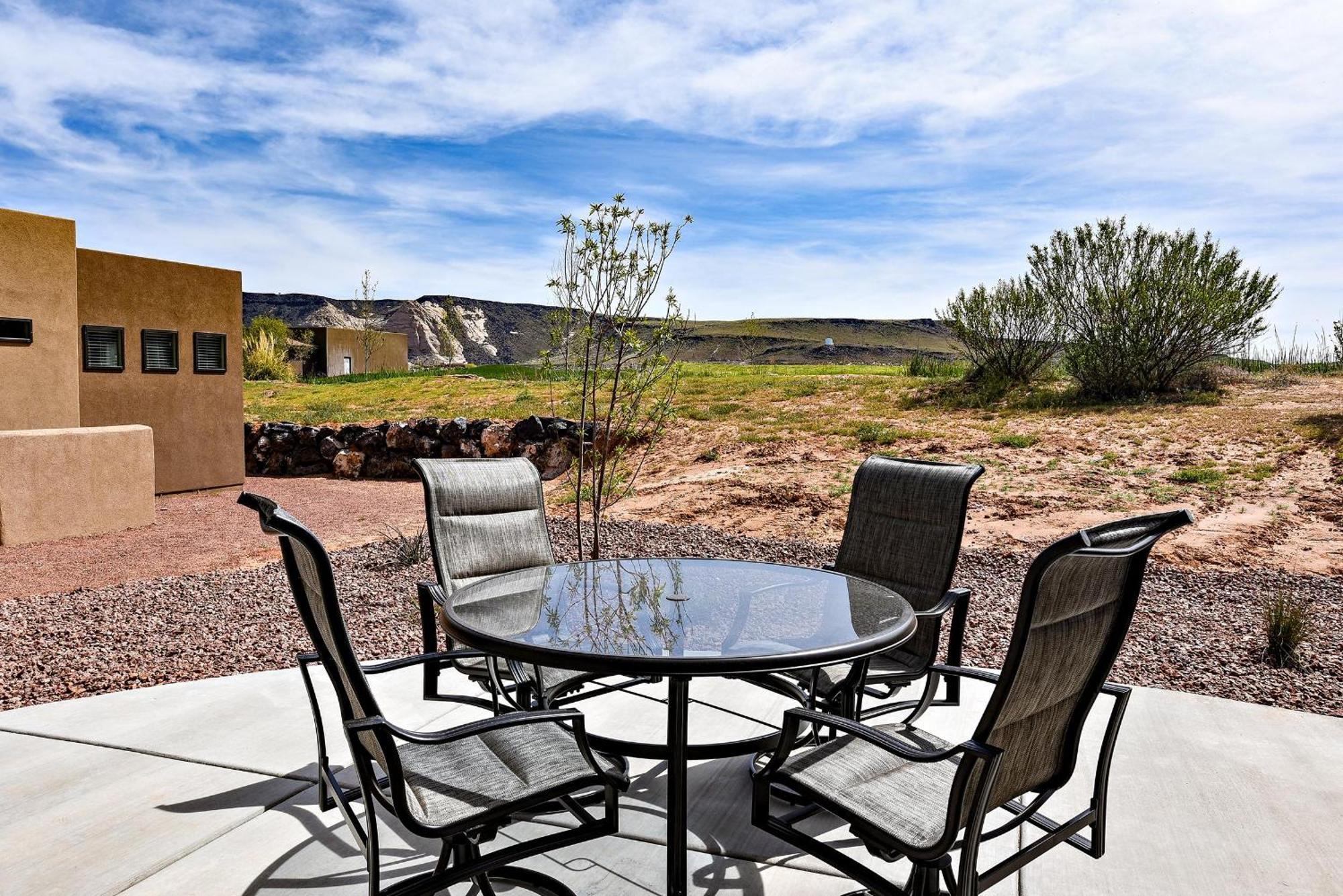 The View At The Escapes St. George Exterior foto